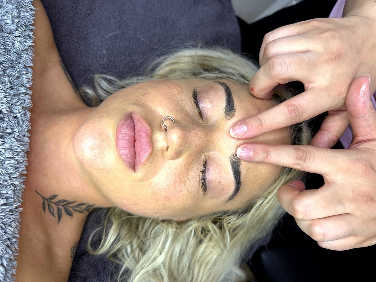Ce face masajul ayurvedic